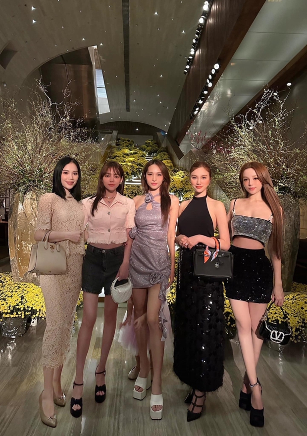 Huyền Baby cùng hội bạn thân tổ chức sinh nhật bất ngờ cho Hạnh Sino, lộ luôn cả căn biệt thự cực sang trọng của mẹ bầu-8