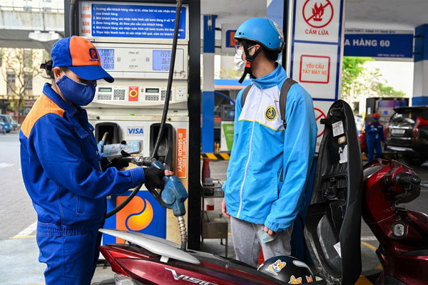 Giá xăng RON 95 giảm lần thứ 4 liên tiếp-1