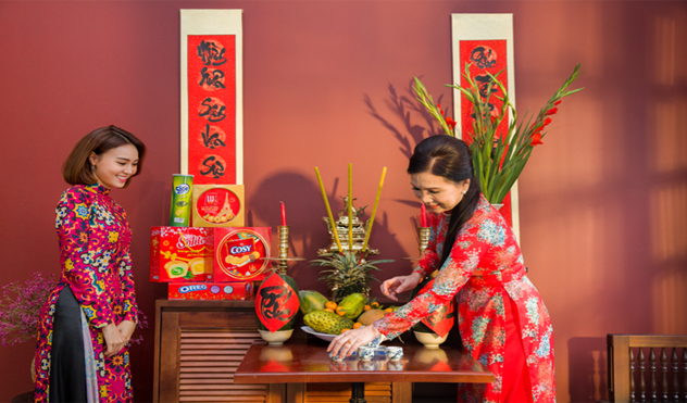 Lọ hoa trên bàn thờ đặt như nào mới đúng? Hóa ra tới giờ vẫn nhiều nhà làm sai mà không hề biết!-1