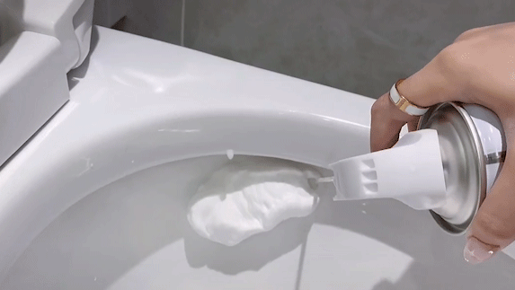 Nhờ 3 thứ này, bồn cầu nhà tôi lúc nào cũng sáng choang như mới, chẳng còn mùi í ẹ dù không thường xuyên lau rửa-3