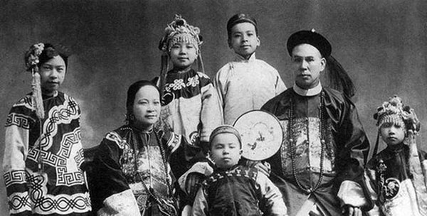 Nhà Thanh sụp đổ, 20.000 con cháu hoàng tộc đã đổi thành họ gì để hòa nhập vào thời đại mới?-3