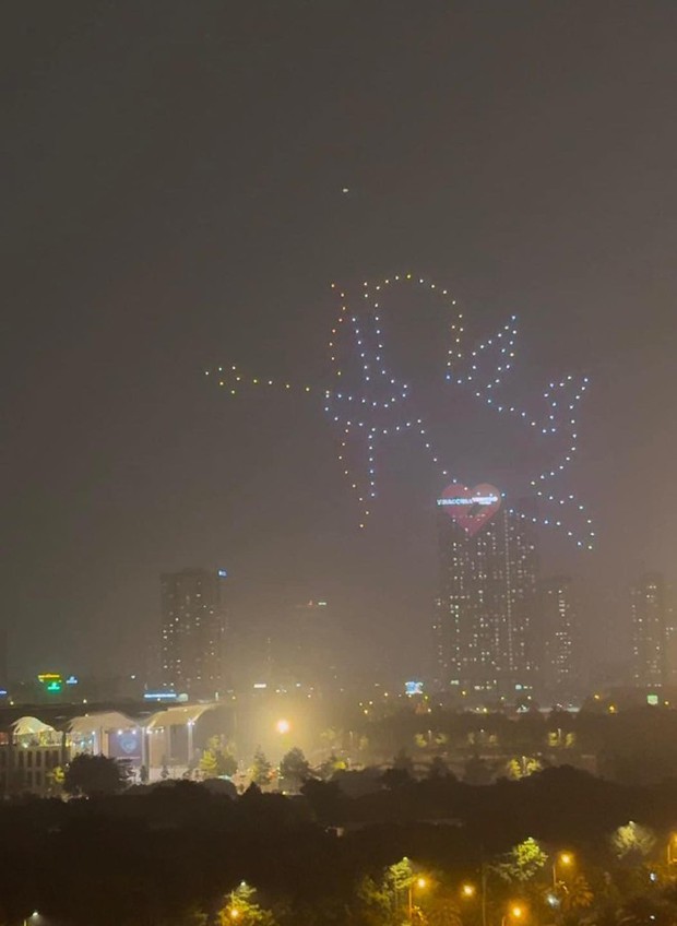 200 thiết bị đặc biệt chờ sẵn ở bãi đáp trực thăng cho màn cầu hôn tại Hà Nội: Hé lộ chi phí-5