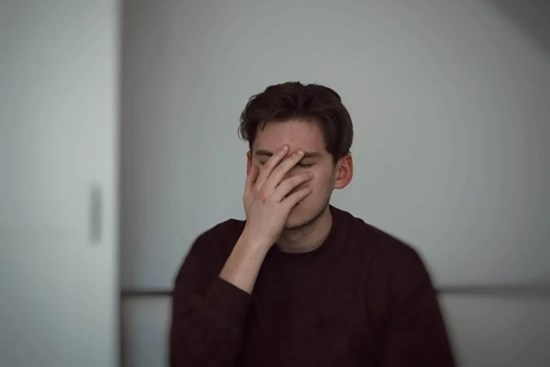 Nguyên nhân gây mờ mắt và đau đầu đột ngột, số 2 còn đe dọa tới tính mạng