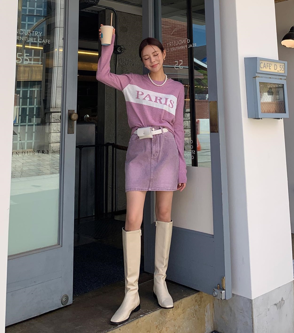 10 cách diện áo len và chân váy ngắn trẻ trung, tôn dáng cao ráo-9