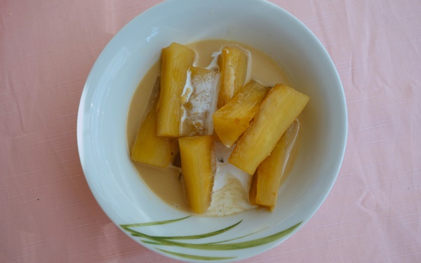 Loại củ xưa thường dùng làm lương thực chống đói của người Việt, nay thành đặc sản thơm nức bán khắp phố khi đông về-6