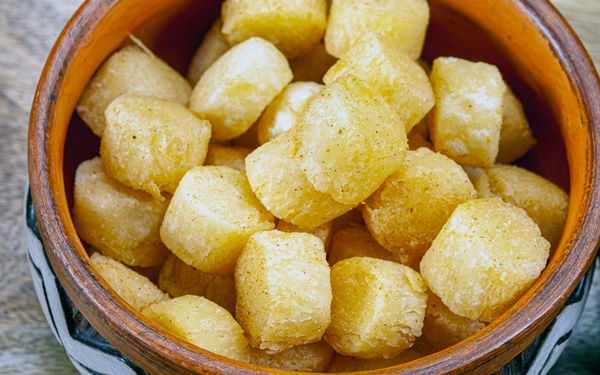 Loại củ xưa thường dùng làm lương thực chống đói của người Việt, nay thành đặc sản thơm nức bán khắp phố khi đông về-21