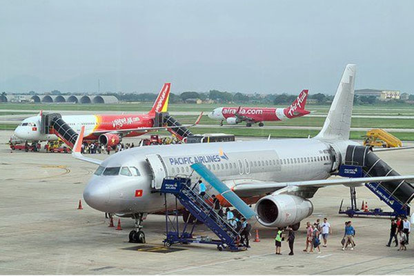 Chưa đến Tết đã hết vé máy bay giá mềm, khách đổ xô đi tàu hỏa-1