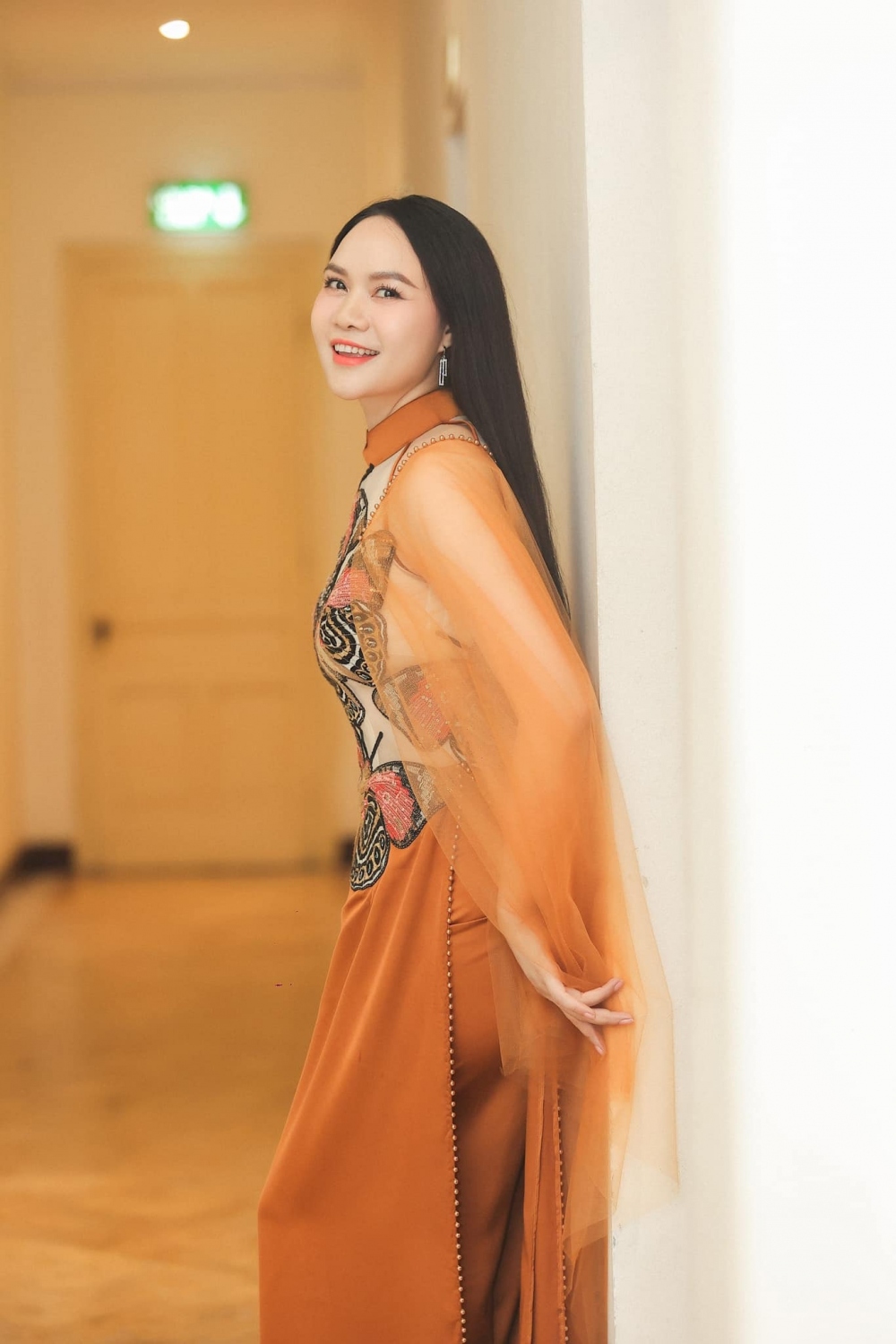 Nữ ca sĩ chuyên hát nhạc phim vừa được phong tặng NSND là ai?-2