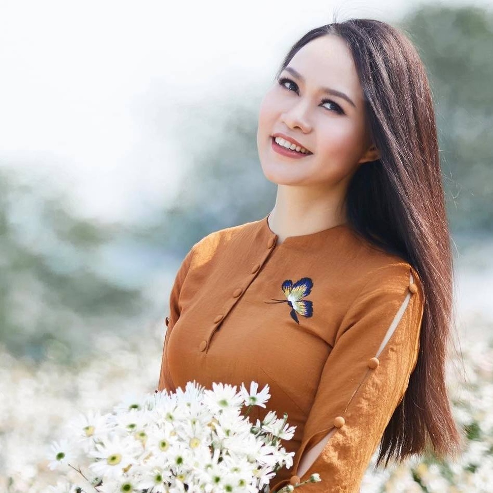 Nữ ca sĩ chuyên hát nhạc phim vừa được phong tặng NSND là ai?-10