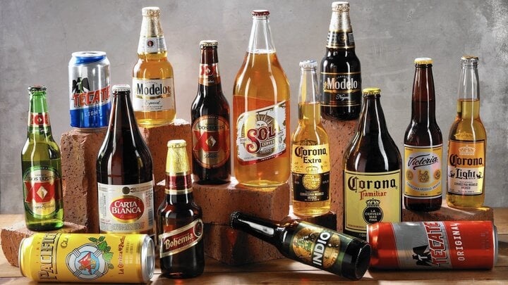Vì sao bia hiếm khi được đóng trong chai nhựa?-1
