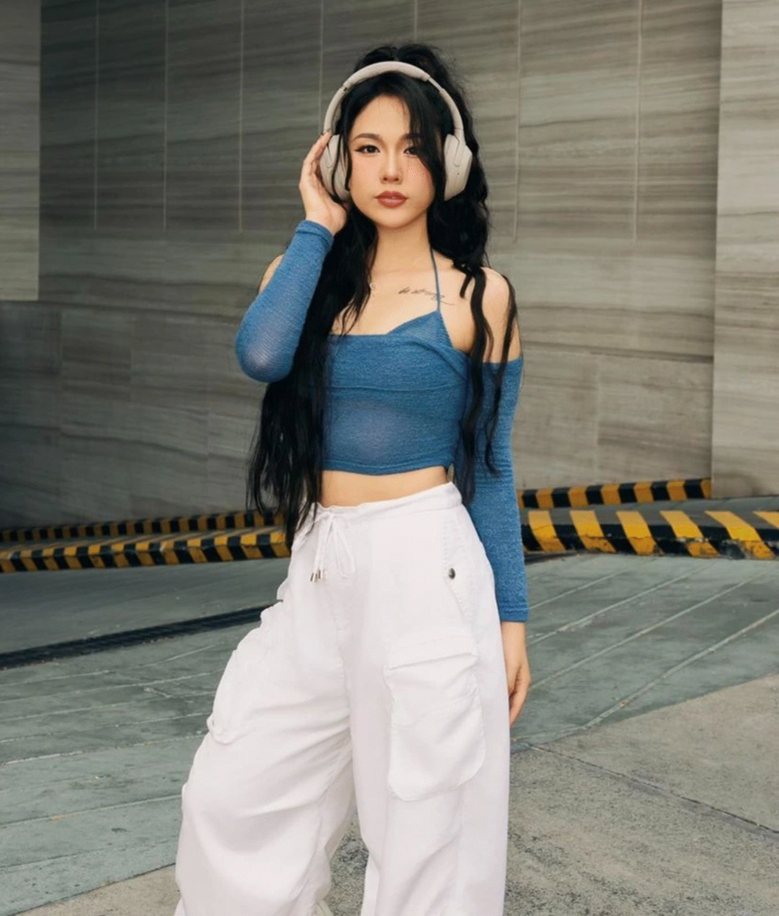 Cô gái chơi Ai là triệu phú được dân mạng truy tìm vì xinh đẹp-3