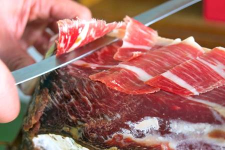 Cận cảnh giống lợn lạ nghe nhạc hòa tấu mỗi ngày, giá bán lên tới hơn 100 triệu đồng/đùi-4