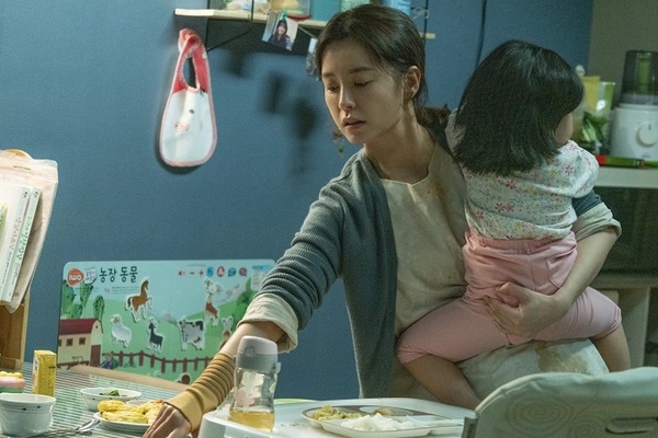 Lấy chồng 10 năm chưa một lần được về ngoại ăn Tết, cô vợ quyết vùng lên vào năm thứ 11-1