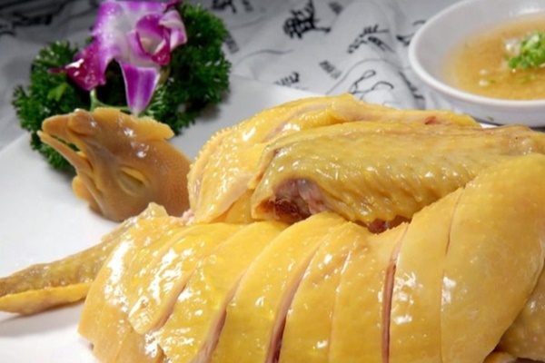 Ghim dần để dùng khi Tết đến: Thêm ngay các bước này để món thịt gà luộc có da căng bóng, siêu thơm ngon-4