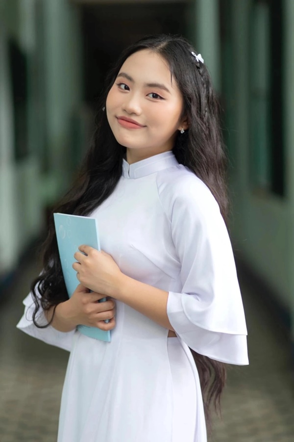 Phương Mỹ Chi xác nhận tình đầu năm 17 tuổi, gu bạn trai có tiêu chí đặc biệt-1