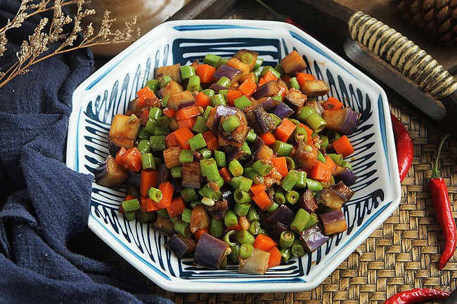 4 công thức xào thập cẩm thơm ngon, đẹp mắt lại dễ làm, có thể để dành chiêu đãi khách đến nhà ngày Tết-11