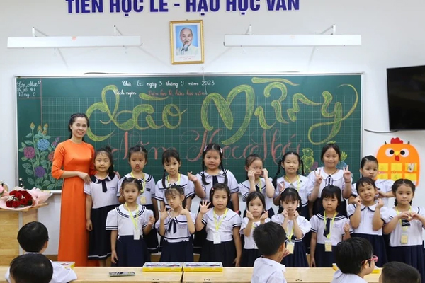 Học sinh lớp 8 ở TP.HCM bị giáo viên đánh gãy xương bả vai-1