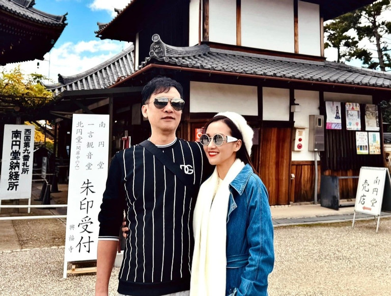 Lã Thanh Huyền và chồng đại gia đón Giáng sinh trong biệt thự triệu đô-13