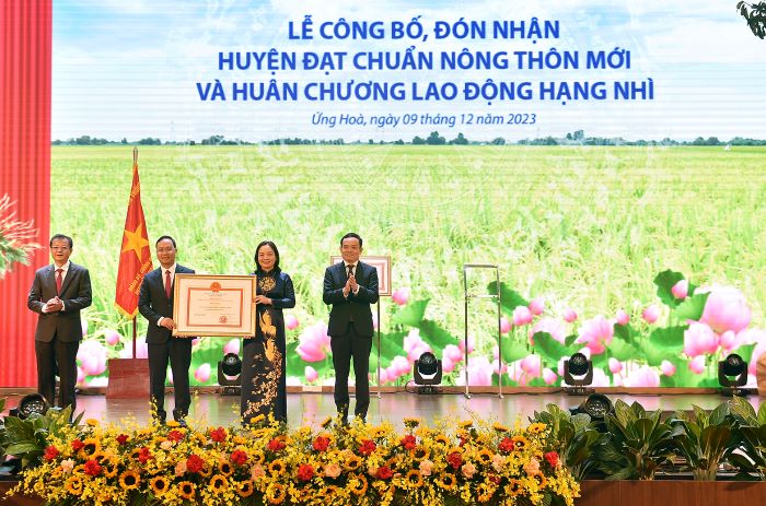 Huyện Ứng Hòa đón nhận huyện đạt chuẩn nông thôn mới và Huân chương Lao động hạng Nhì-2