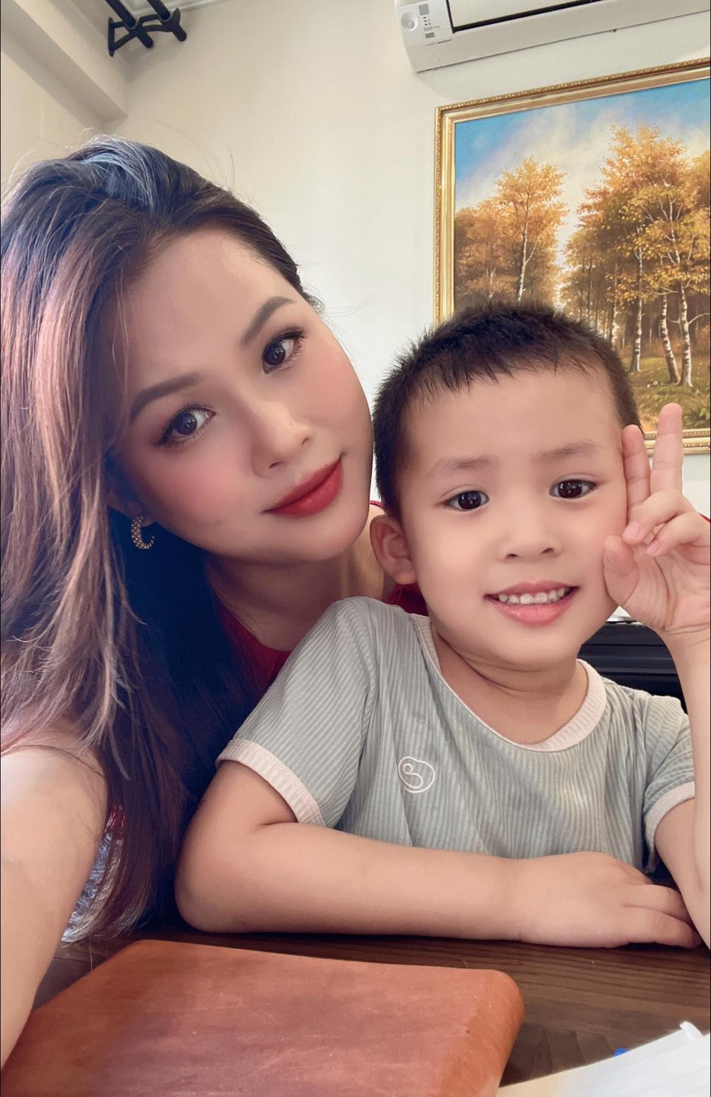 Bố mẹ chồng Hà Nội thưởng nóng 10 tỷ cho con dâu, thực hiện lời hứa 2 năm trước-6