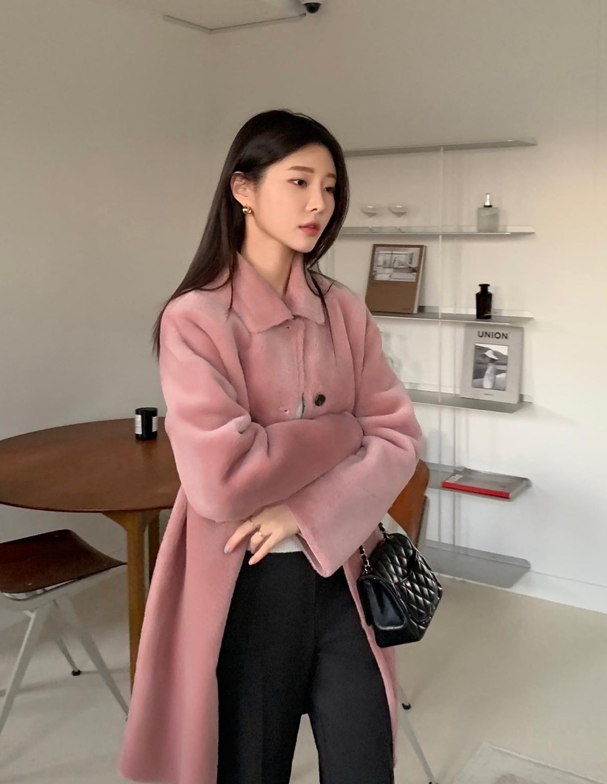 5 mẫu áo khoác dáng dài giúp bạn trông trẻ trung hơn tuổi-9