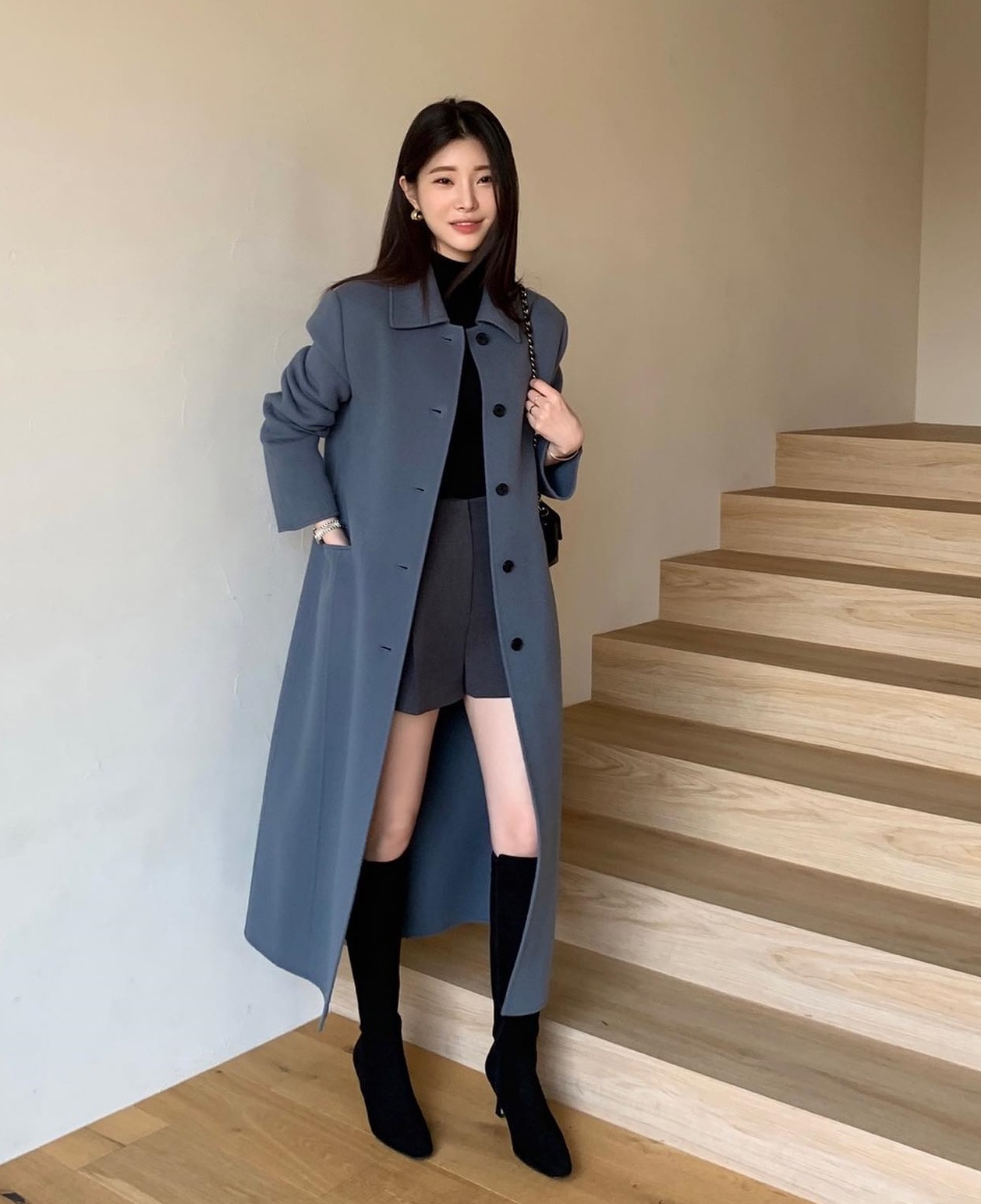 5 mẫu áo khoác dáng dài giúp bạn trông trẻ trung hơn tuổi-10