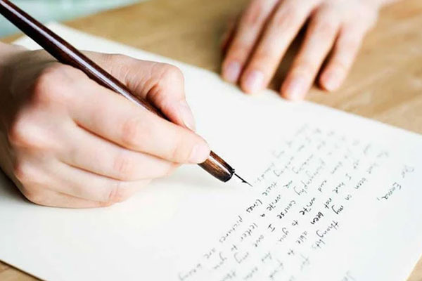 Bức thư của bố gửi con gái từng được đưa lên web của Bộ Giáo dục: Đừng nghĩ mình còn trẻ nên làm gì cũng là quá sớm, hãy dựa vào năng lực để ngẩng cao đầu-2