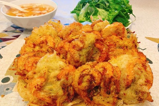 Loại thủy sản quen thuộc, đem làm loại bánh đặc sản không chỉ thơm ngon còn ít năng lượng