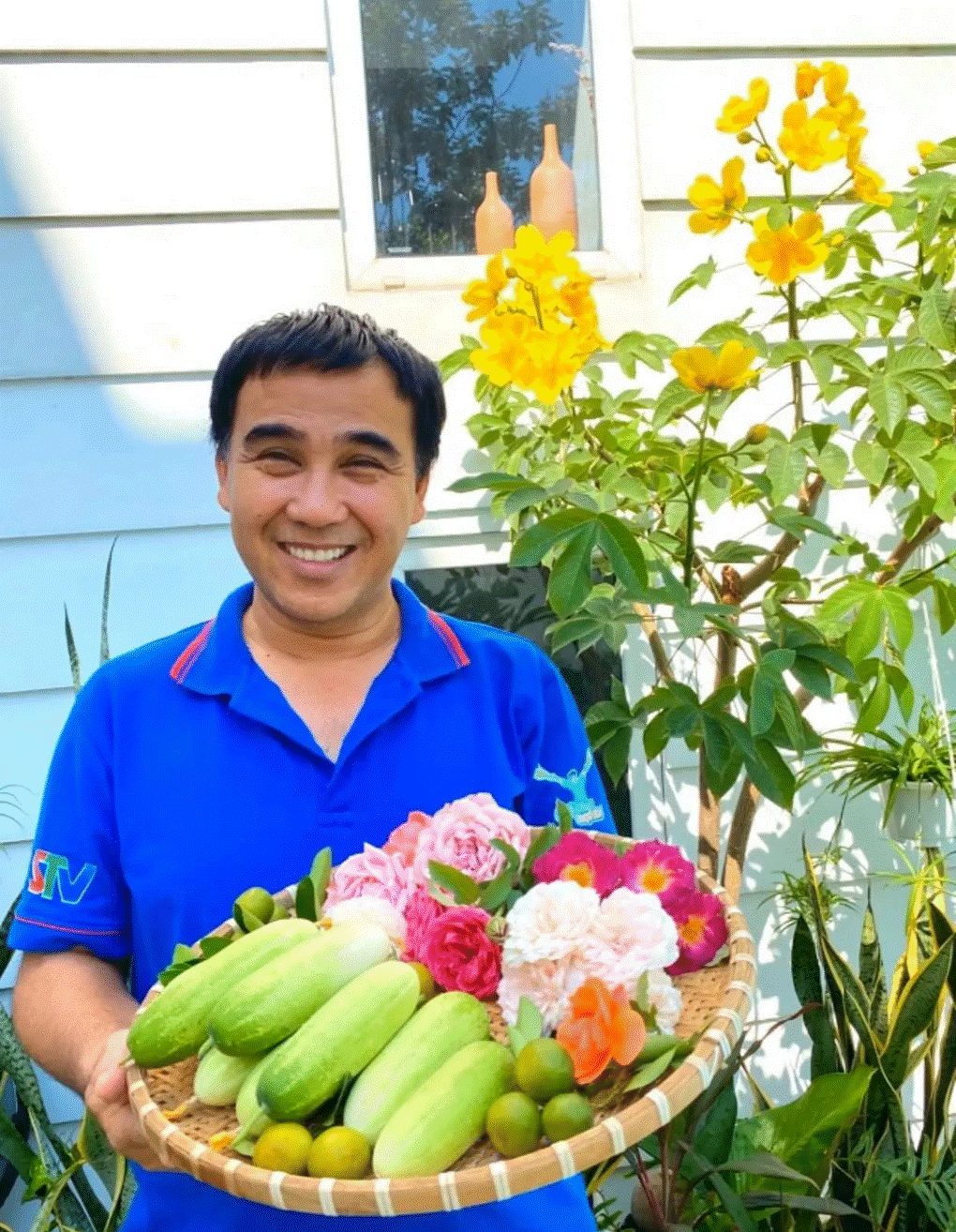 Quyền Linh sống mộc mạc, chăm cây, trồng hoa trong biệt thự 21 tỷ đồng-9