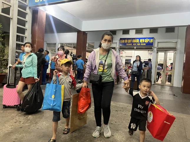 Một doanh nghiệp chi 30 tỷ đồng thưởng Tết cho công nhân-2