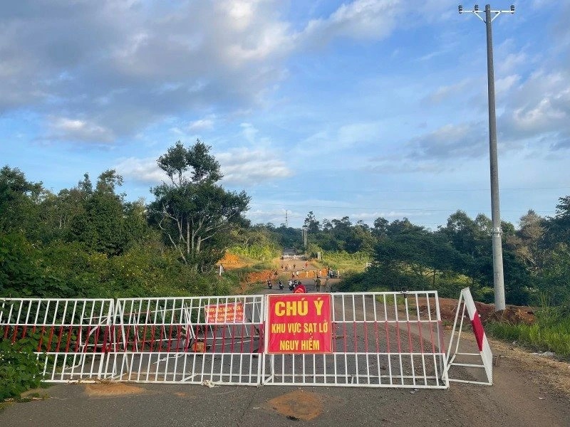 Lâm Đồng: Phát hiện thi thể người đàn ông dưới hố sâu trên đường tránh quốc lộ 20-2