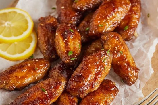 Cơm nhà ngon lành với món cánh gà chiên sốt tỏi mật ong cực đơn giản