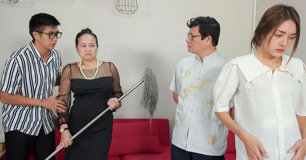 Ái ngại cảnh con dâu ngồi nghe bố chồng bị mắng-1