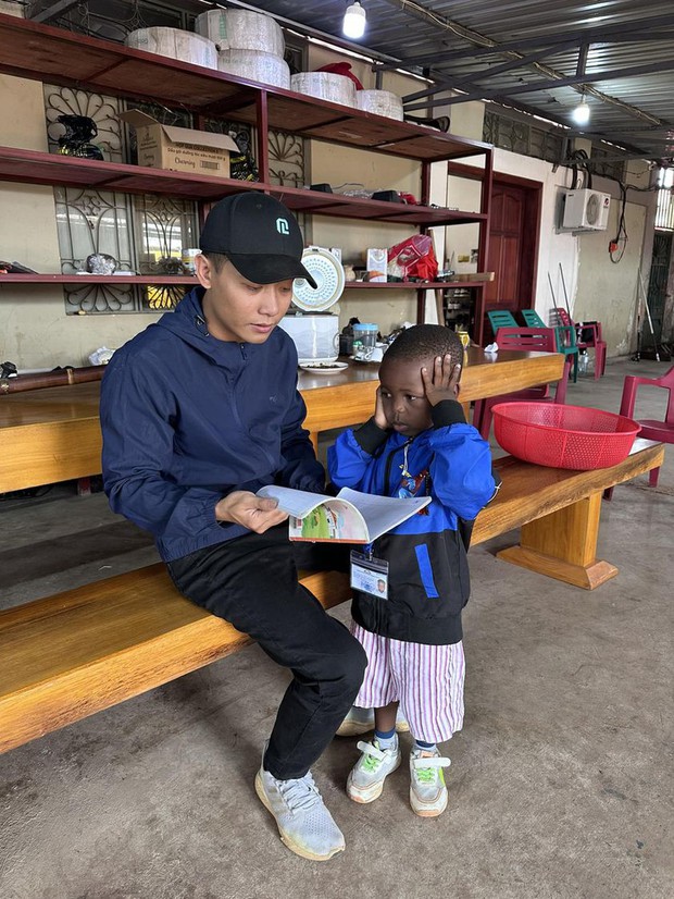 Lôi Con bị Quang Linh Vlogs ép làm một việc, nước mắt ngắn dài nhưng netizen rần rần ủng hộ-1