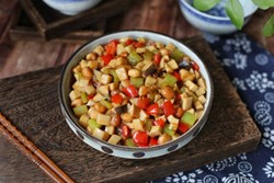 Nấm đùi gà xào thịt mãi cũng chán, đem nấu chung với 'hạt trường thọ' được món rẻ mà ngon bổ