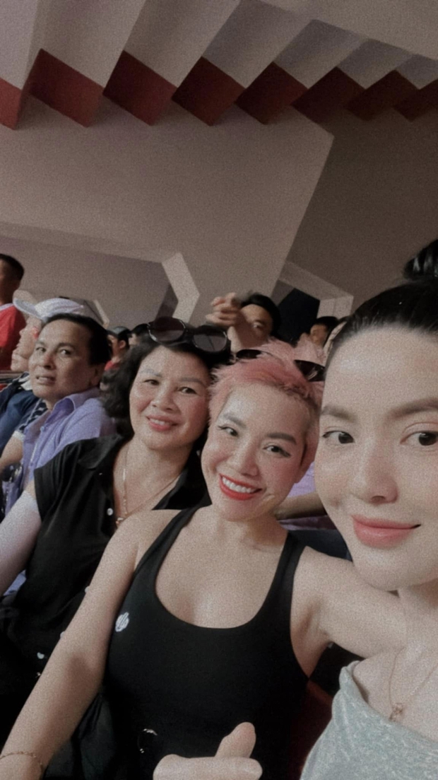 Chu Thanh Huyền quay video ở nhà Quang Hải, selfie cùng bố mẹ bạn trai: Chỉ còn thiếu một danh phận nàng dâu-3