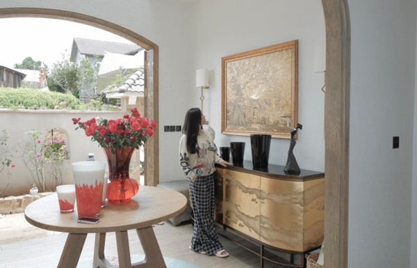 Youtuber nổi tiếng Hong Kong choáng ngợp trước dinh thự tựa lâu đài cổ tích của Hoa hậu Thu Hoài ở Đà Lạt, tốn 48 tỷ đồng xây dựng-4