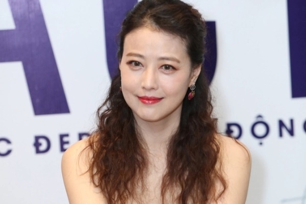 Bùng nổ MXH tối nay: Rộ tin Chu Chỉ Nhược đẹp nhất màn ảnh qua đời, không ai liên lạc được-4