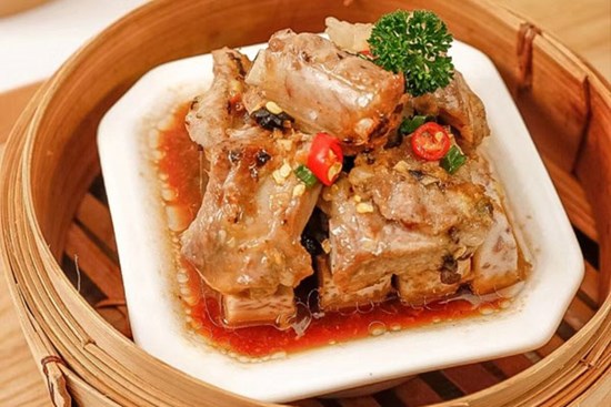 Sườn xào mãi cũng chán, đem hấp với loại củ hay để ăn lẩu này được món 