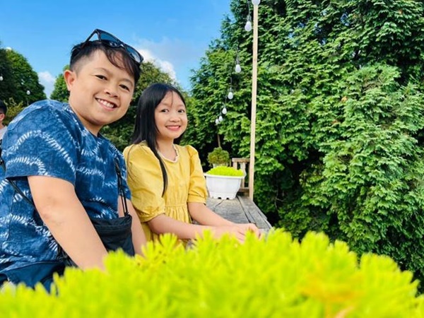 Cuộc sống của cặp vợ chồng mắc kẹt trong hình hài đứa trẻ-13