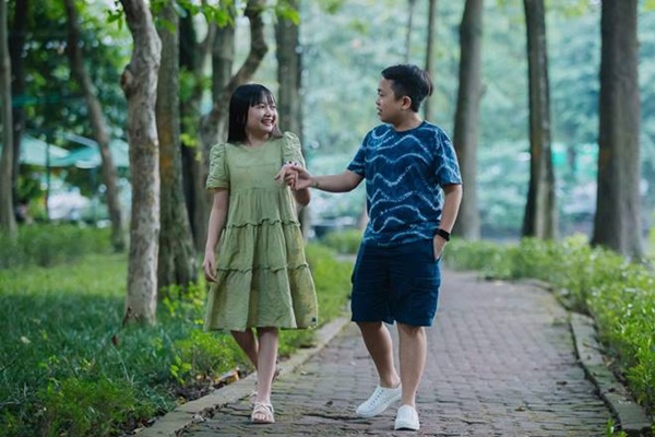 Cuộc sống của cặp vợ chồng mắc kẹt trong hình hài đứa trẻ-18