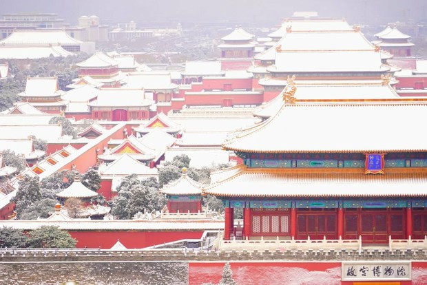 Trung Quốc: Tuyết đầu mùa bao phủ tạo nên cảnh tượng đẹp đến nao lòng tại Tử Cấm Thành-4