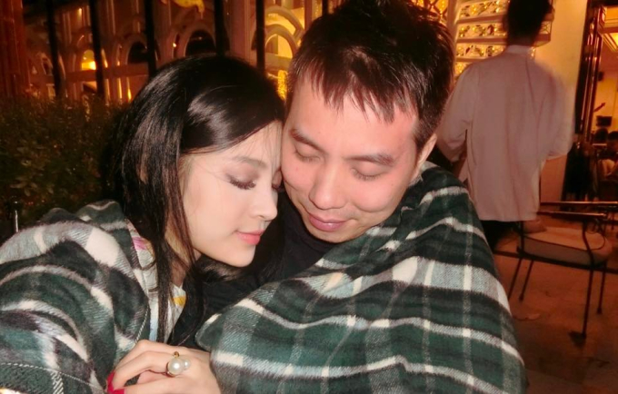 Huyền Baby quay lén chồng đại gia đang bóp chân cho vợ, phản ứng của nam doanh nhân khiến netizen thích thú-5