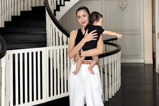 Sở thích của con út 2 tuổi nhà Tăng Thanh Hà hé lộ cách dạy con được nhiều người khen ngợi
