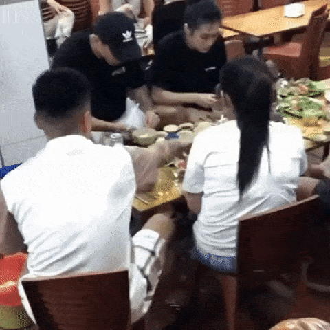 Cô dâu xinh nhất tháng 11 Doãn Hải My bị tung ảnh dìm, để mặt mộc đi ăn ốc cùng Đoàn Văn Hậu gây chú ý-1