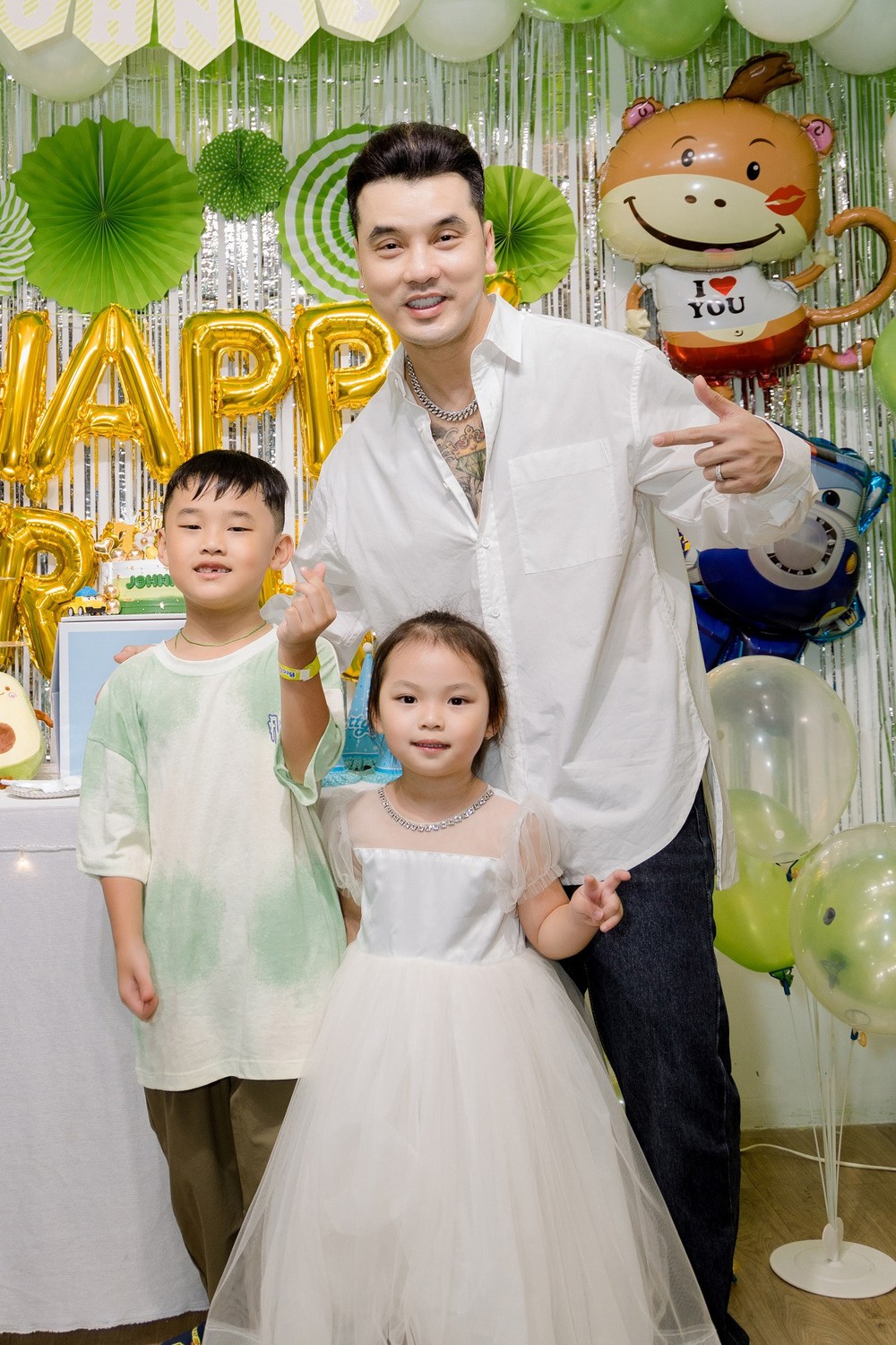 Nam ca sĩ Việt đình đám yêu say đắm người phụ nữ 1 lần đò, thương con vợ như con ruột-2