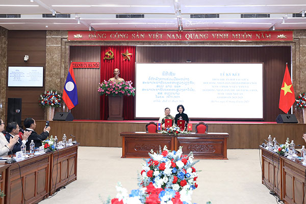 HĐND thành phố Hà Nội và HĐND Thủ đô Viêng Chăn hội đàm về hoạt động của cơ quan dân cử-1