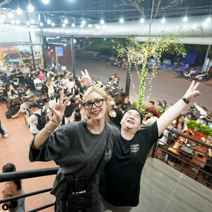 Cô gái từng đi cắt móng tay móng chân kiếm 10-20 nghìn/buổi, giờ lấy chồng thiếu gia và có cuộc sống nhiều người mơ-4