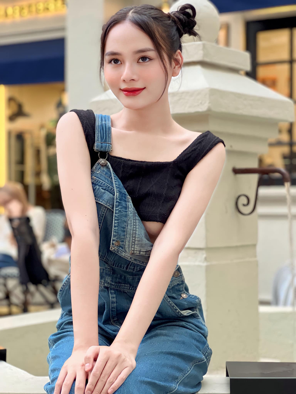 Chàng trai An Giang 3 tuổi thích mặc váy, làm công nhân kiếm tiền chuyển giới, xúc động khi bố khen xinh-8