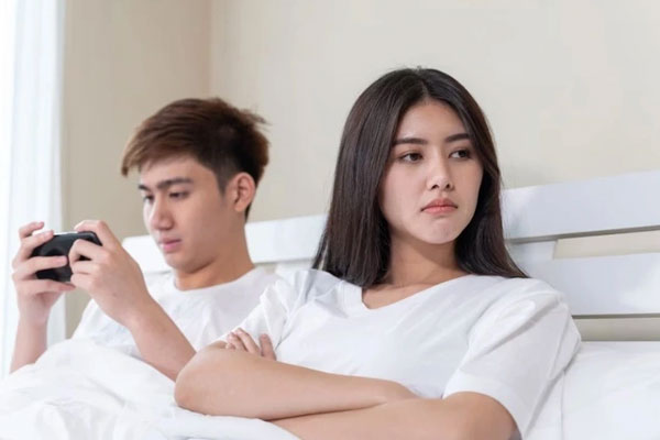 Nghe lén chồng sắp cưới nói chuyện với mẹ, tôi ngã ngửa vì bí mật động trời-2